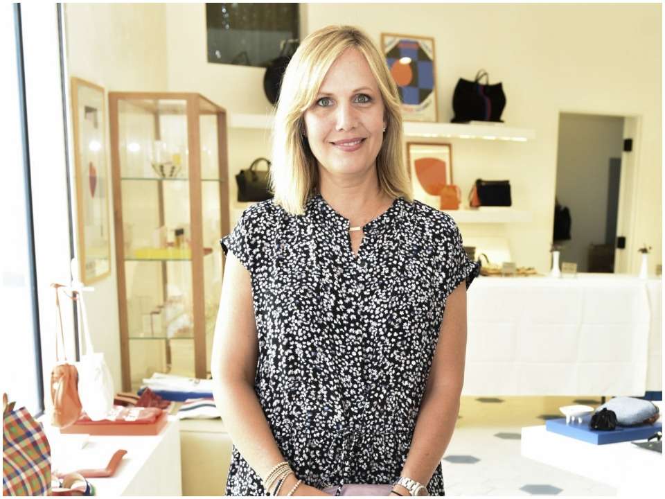 Julie Yaeger image