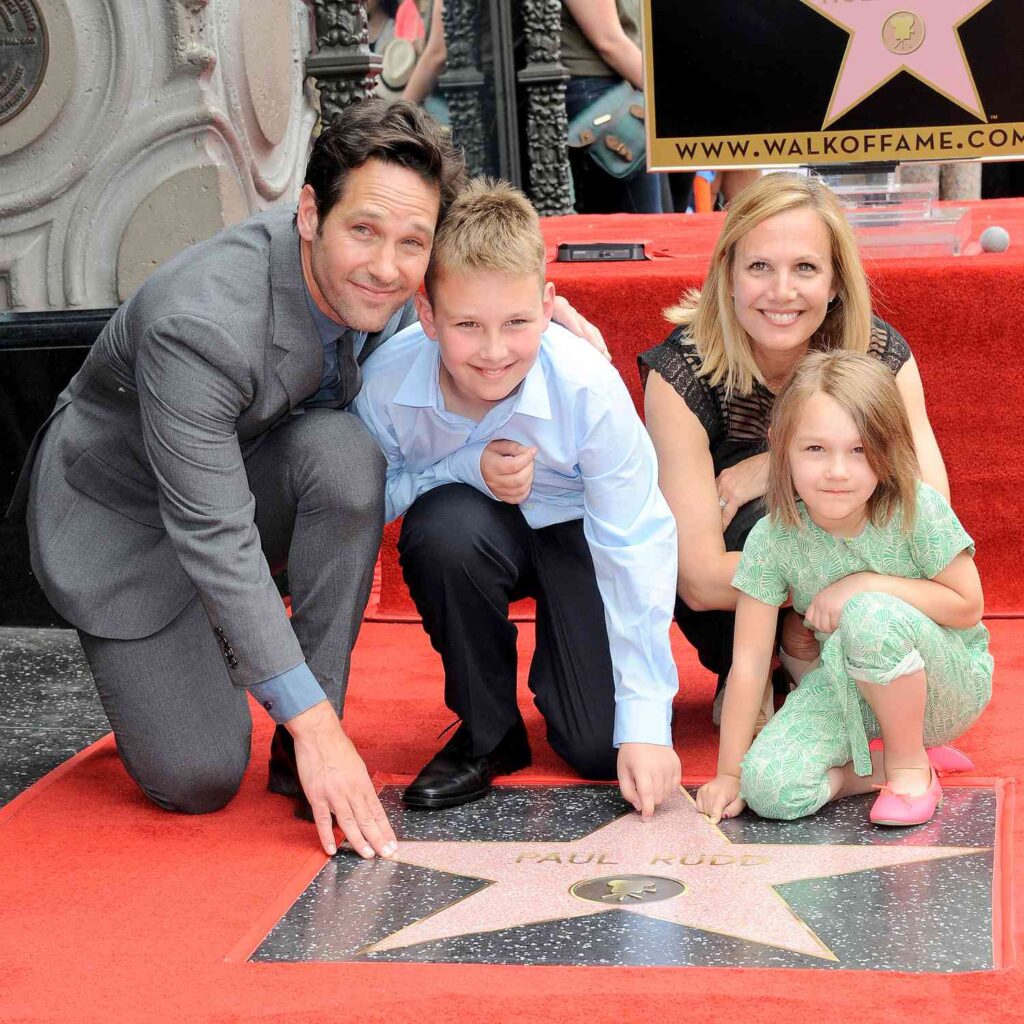 Julie Yaeger with his family image