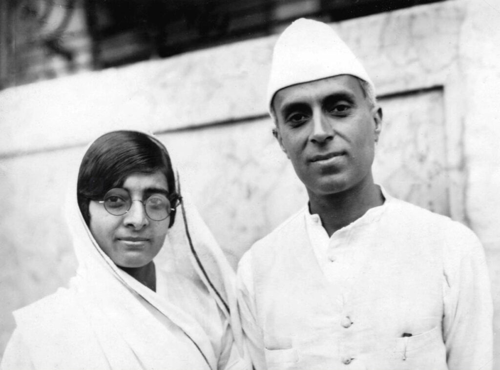 Kamala Nehru with her husband image