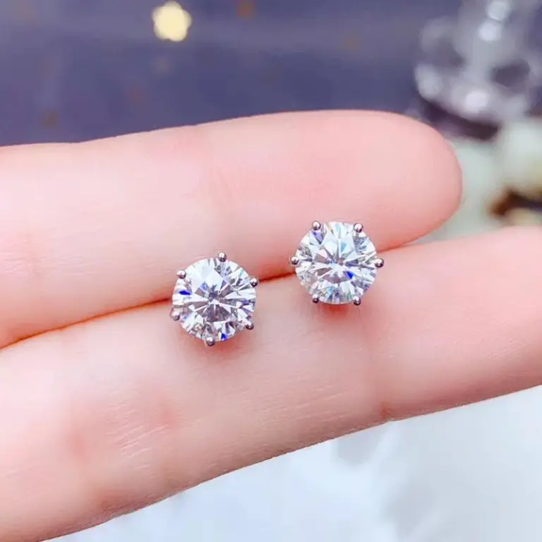 Shine Brighter, Spend Smarter: My Journey into the Dazzling World of Luxus Moissanite Jewelry