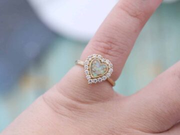 The Perfect Blend: Moissanite and Cremation Rings