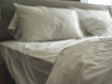 How Silk Sheets Upgrade Your Sleep Comfort?