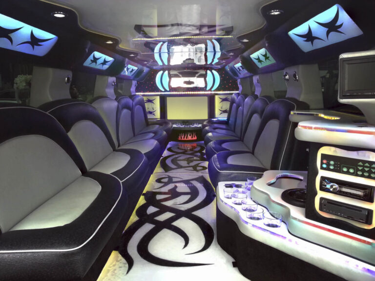 Why Party Bus Rentals are the Perfect Choice for Hosting Parties and Events