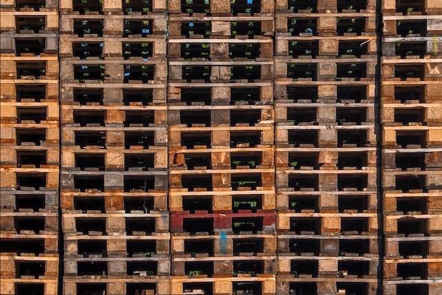The Sustainability Showdown: New Pallets vs. Recycled Pallets