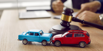 The Importance of Communication with Your Car Accident Lawyer (staying informed and involved)