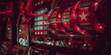 How You Can Manage To Play Online Slots