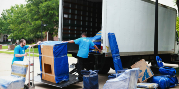 Mastering the Move: Unveiling the Benefits of Hiring Professional Movers