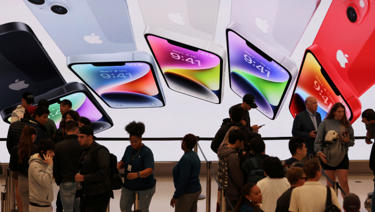 Apple Beats Q3 Expectations Despite A Decline In Iphone Sales