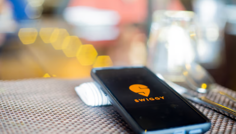 Foodtech company, Swiggy plans to increase its IPO size and raise Rs 5,000 crore via a fresh issue