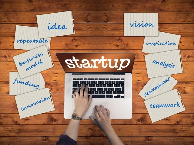 The first 100 days of startups