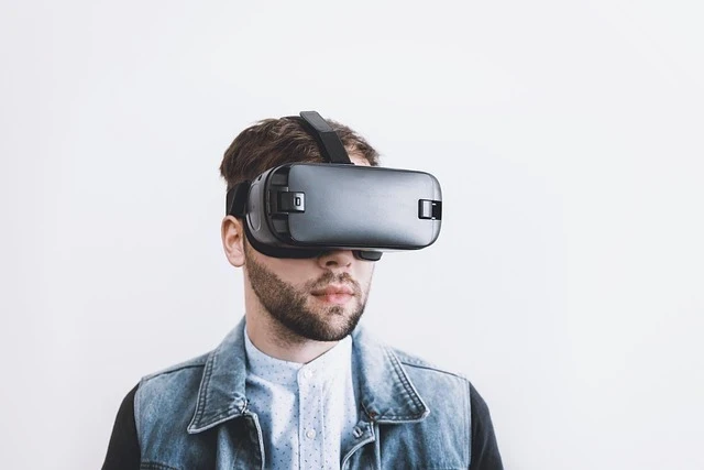 How Augmented Reality Glasses Transform Digital Interaction